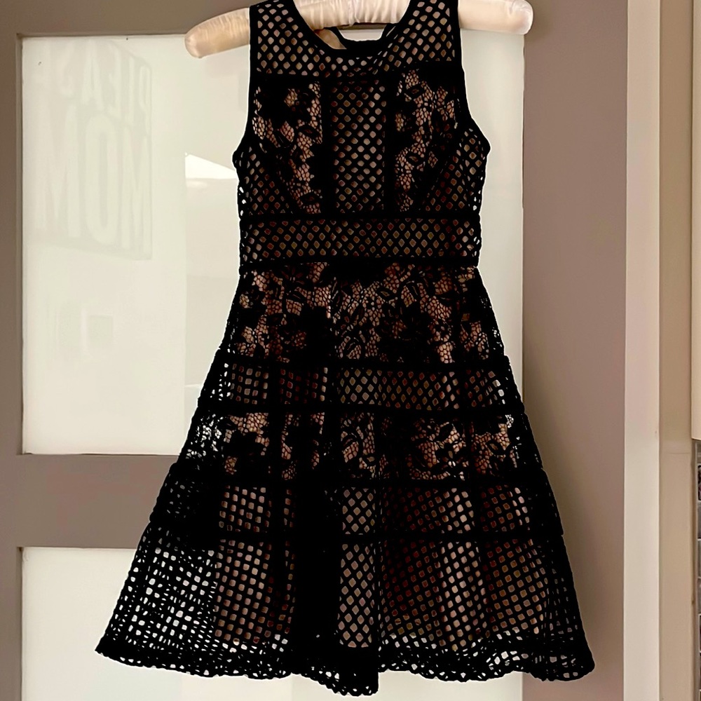 Adorable size 10 dress - from Dillard. Worn once